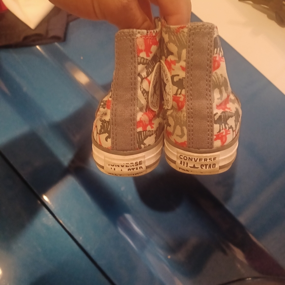 Taylor converse size 13 kids - Picture 6 of 6